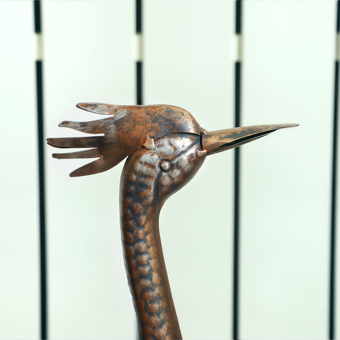 Outsunny Heron Garden Statue, Standing Garden Ornament, Metal Garden Gift with Stakes for Patio Pond Landscape Decoration, Silver Tone