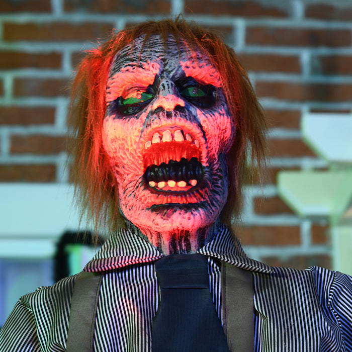 HOMCOM 5.5ft Life Size Halloween Animatronic Standing Chainsaw Killer, with Light Up Eyes, Sound Activated Moving Body, Scary Halloween Decorations, Battery Operated, Indoor Party Props