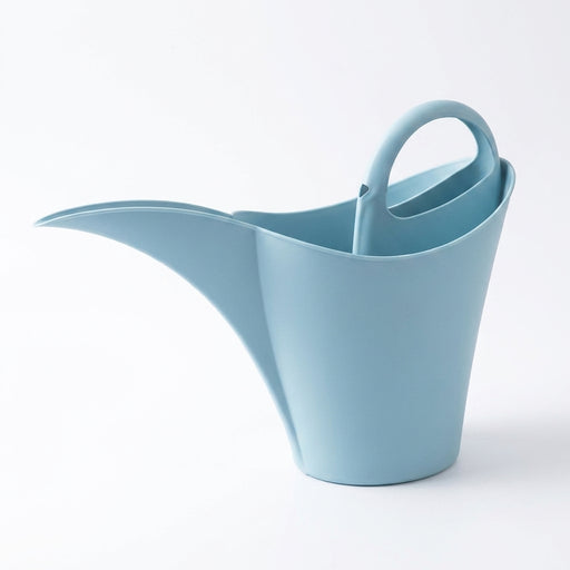 2L Long-Spout Watering Can — Nordic-style Plastic Kettle for Indoor & Outdoor Plants