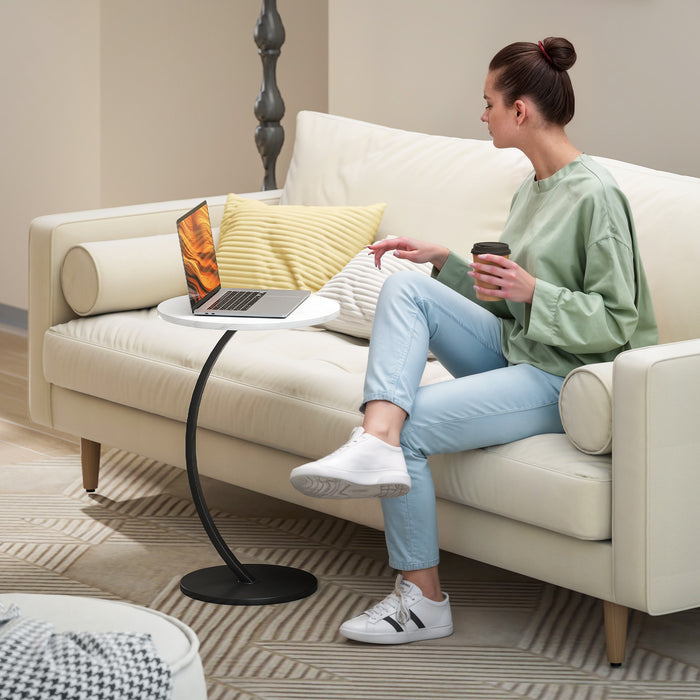 HOMCOM C Shaped Side Table, Round Bedside Table with Marble Effect Top, Modern Coffee Table Sofa End Table with Metal Frame for Living Room Bedroom Office, White